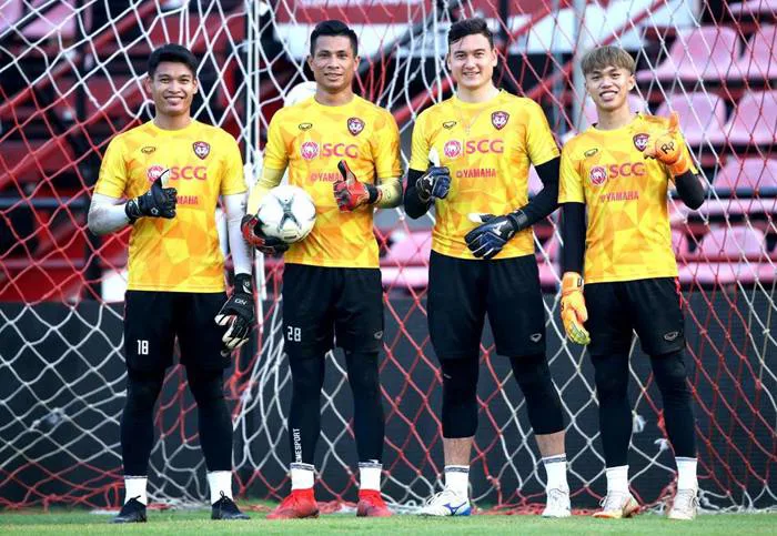 Những hình ảnh đầu tiên của Đặng Văn Lâm khi bước vào 'cuộc chiến' tranh  suất bắt chính tại Muangthong United