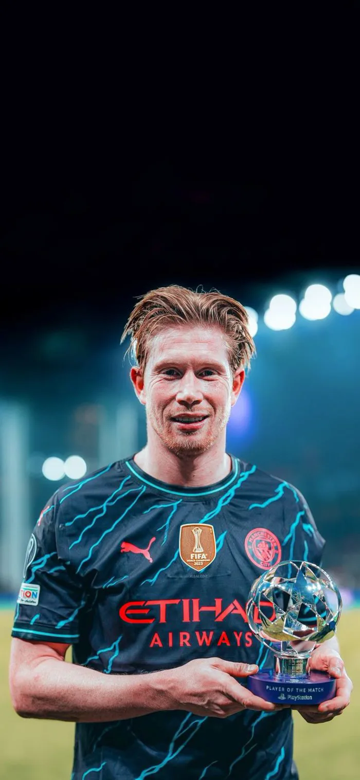 Manchester city fans | Man city wallpaper champions league, Messi with  world cup trophy wallpaper, Bruyne