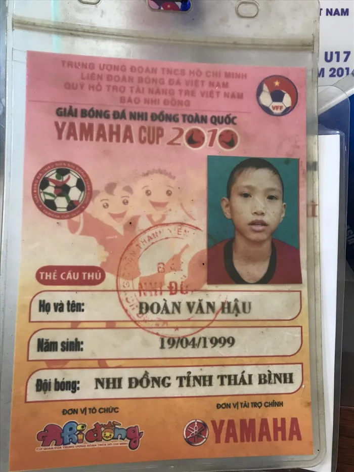 Vẻ đẹp “cực phẩm” từ nhỏ tới lớn của cầu thủ Đoàn Văn Hậu