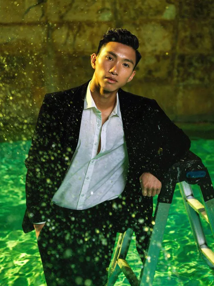 Ngắm Đoàn Văn Hậu đẹp như nam thần, chưa vội mơ tưởng đến Neymar, Ronaldo…