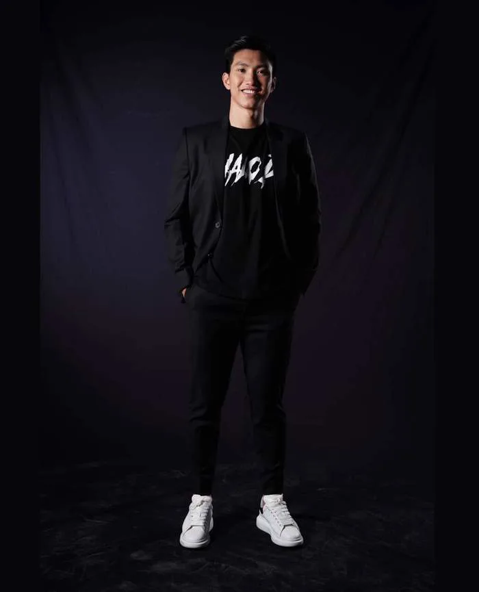 Ngắm Đoàn Văn Hậu đẹp như nam thần, chưa vội mơ tưởng đến Neymar, Ronaldo…