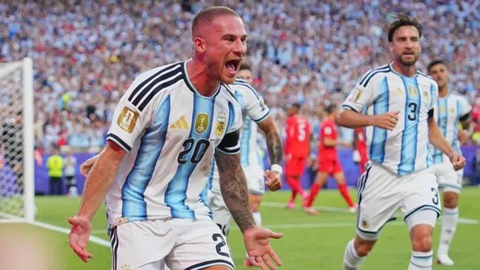 Đồng đội kỳ vọng Messi tái hiện hình ảnh Maradona trước tuyển Anh | Báo Dân trí