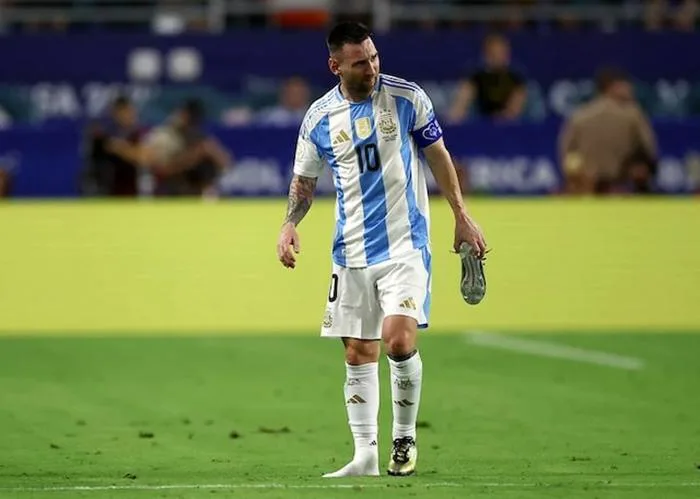 Messi không có tên ở đội hình Argentina đá vòng loại World Cup 2026 | Báo Dân trí