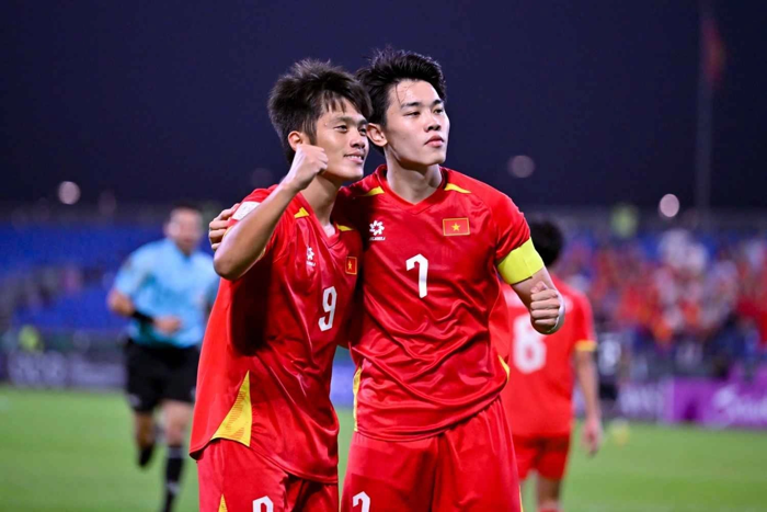 Dân mạng chế ảnh hài hước chúc mừng chiến thắng của đội tuyển U23 Việt Nam | Báo Dân trí