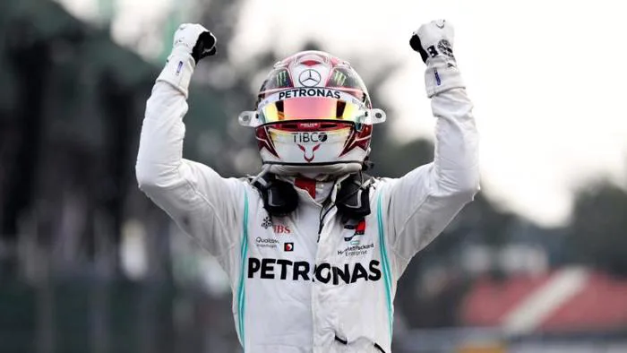 Lewis Hamilton vô địch chặng đua F1 Mexico | AutoMotorVN