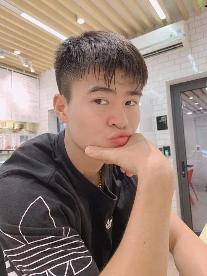 Hình ảnh cầu thủ Duy Mạnh đẹp trai, cute, tài năng