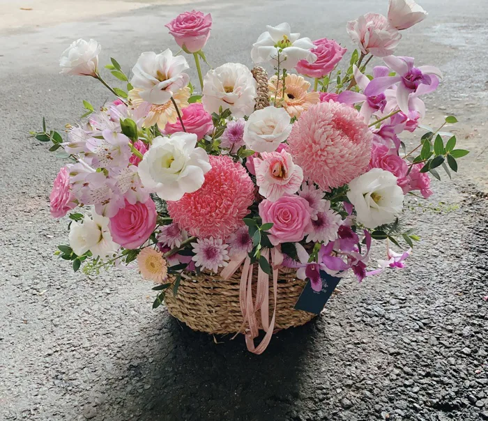 POEM FLOWERS - Lẵng hoa 20/10 - lẵng hoa hồng tặng mẹ, tặng cơ quan dịp  20/10