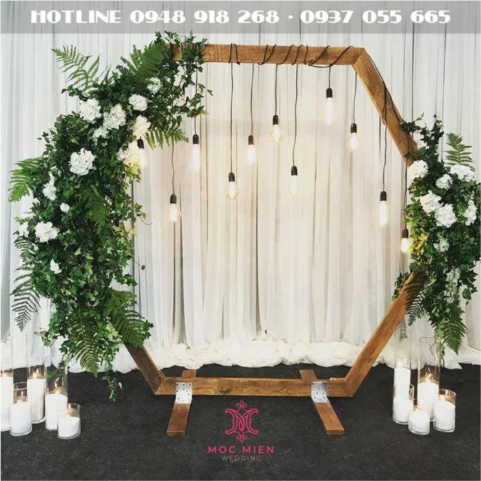 Giá thuê backdrop cưới hoa tươi đơn giản TPHCM- BR28