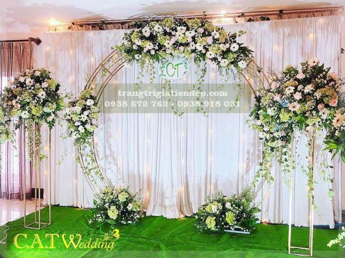 BACKDROP ĐÁM CƯỚI BẰNG HOA TƯƠI GIÁ RẺ TẠI QUẬN TÂN BÌNH
