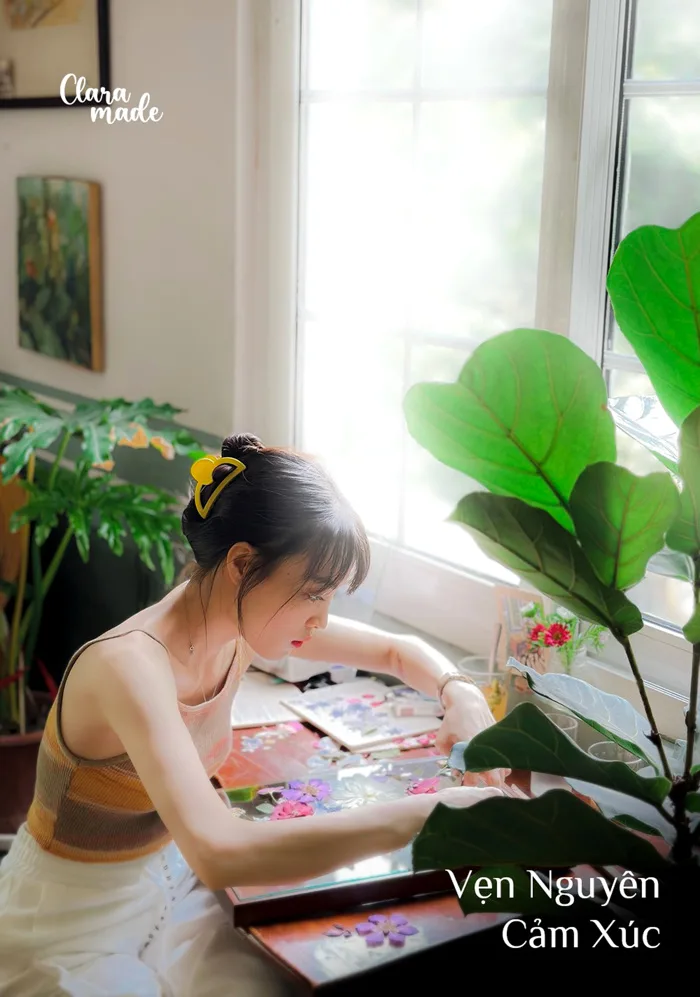 Độc đáo những bức tranh làm bằng hoa khô