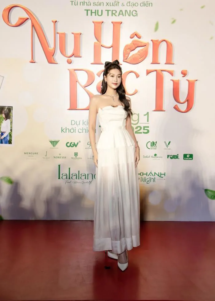 Những hoa hậu tỏa sáng trên màn ảnh rộng