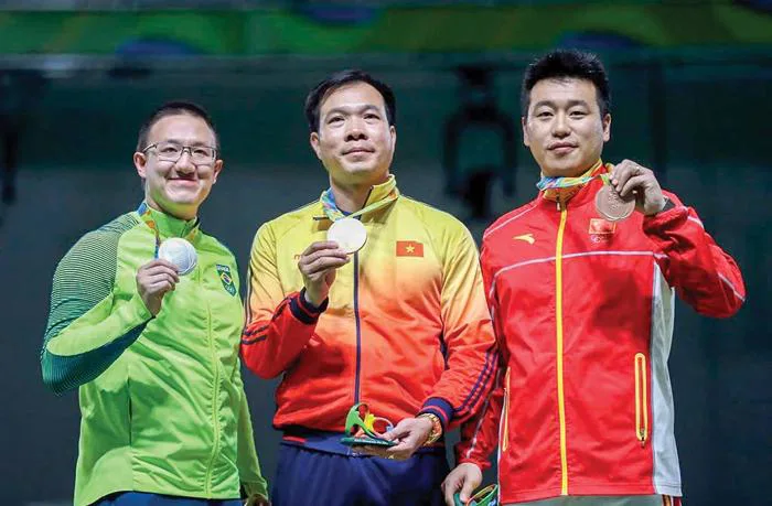 Nhà vô địch Olympic Hoàng Xuân Vinh: 'Phải biết tạc dáng hình ước mơ'