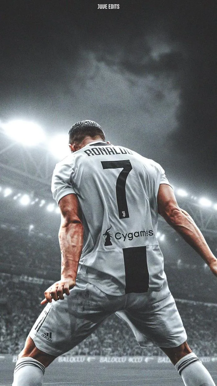 Hình nền CR7 😎 : r/Juve