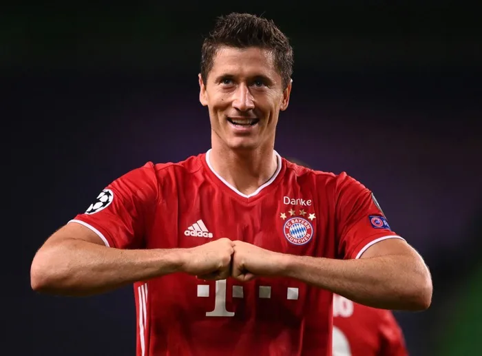 Sếp bự Bayern chốt nhanh tương lai Lewandowski, Chelsea 'quay xe'