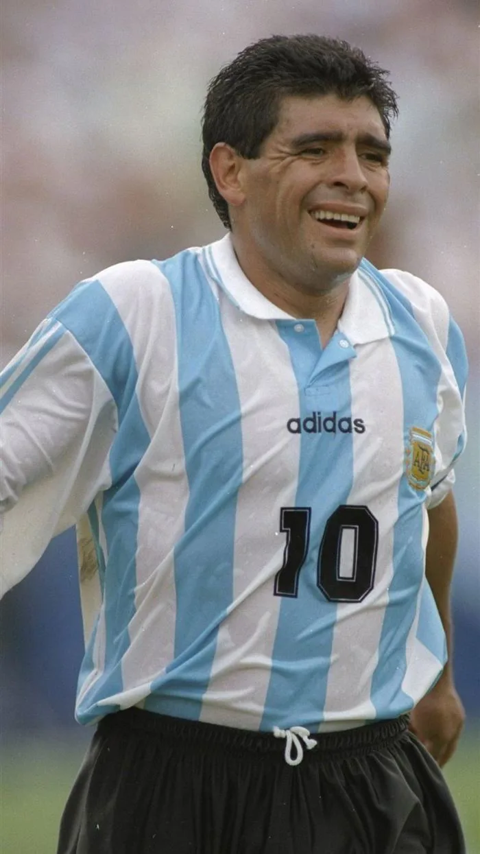 Hình nền đẹp Diego Maradona iPhone 8 Wallpapers Free Download