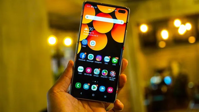 Cách cài hình nền đẹp mà tiết kiệm pin cho smartphone màn hình Amoled