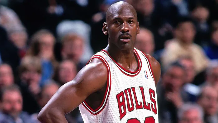 Chuyện cũ mà không cũ: Bị siêu sao bóng rổ Michael Jordan kiện vì vi phạm bản quyền hình ảnh, tự tiện in ấn phẩm phi thương mại