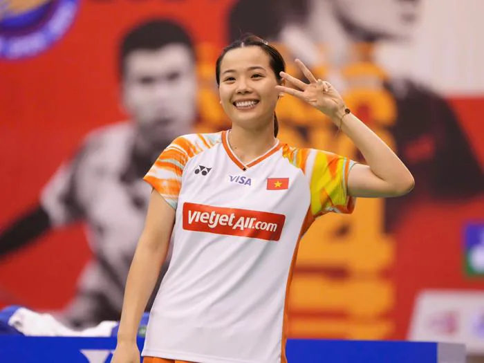 hinh-nen-nguyen-thuy-linh-1