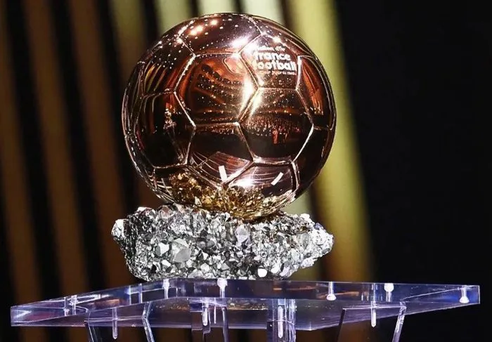 Messi và Haaland dẫn đầu đề cử tranh Quả bóng vàng