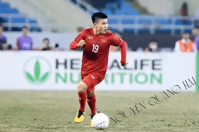 Ảnh Nguyễn Quang Hải sắc nét đẹp cuốn hút người hâm mộ