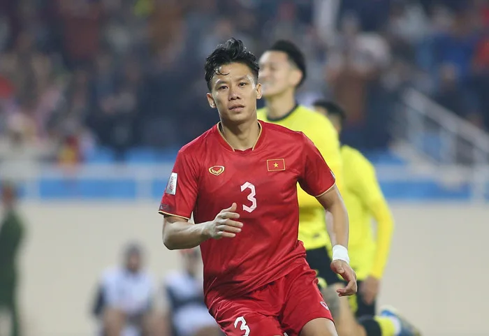 Choáng với khoản tiền lót tay đội bóng nhà giàu V-League trả cho Quế Ngọc  Hải