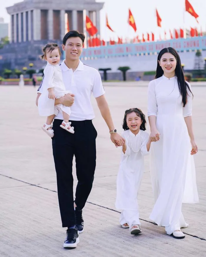 Quế Ngọc Hải cùng vợ con thăm Lăng Bác nhân Tết Độc lập