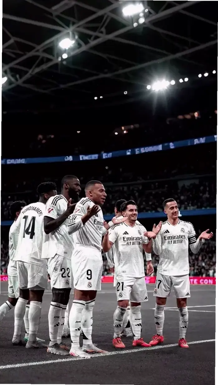 Hình nền Real Madrid 4K: Biến thiết bị của bạn thành thánh địa Bernabéu Hình nền Real Madrid 4K: Biến thiết bị của bạn thành thánh địa Bernabéu
