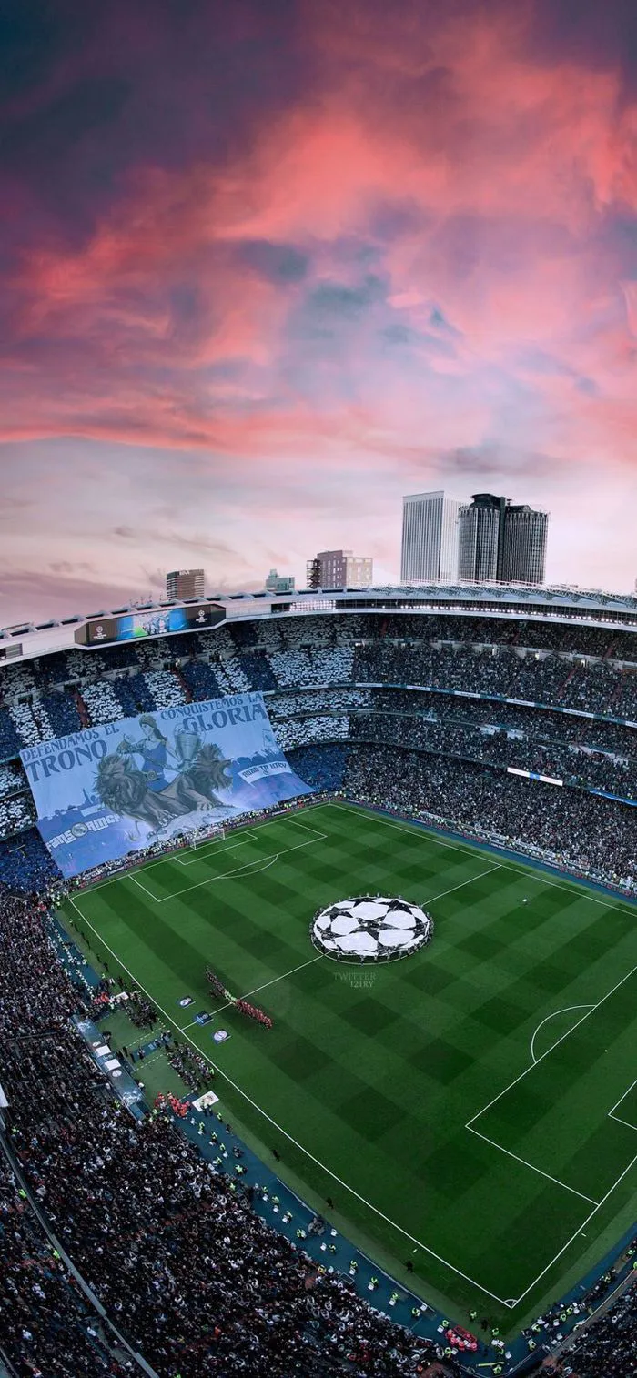 Santiago Bernabéu Stadium | 欧州サッカー, サッカー選手, Instagram