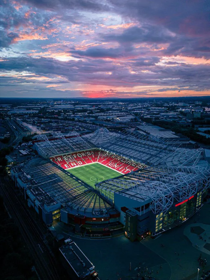 hinh-nen-san-old-trafford-1