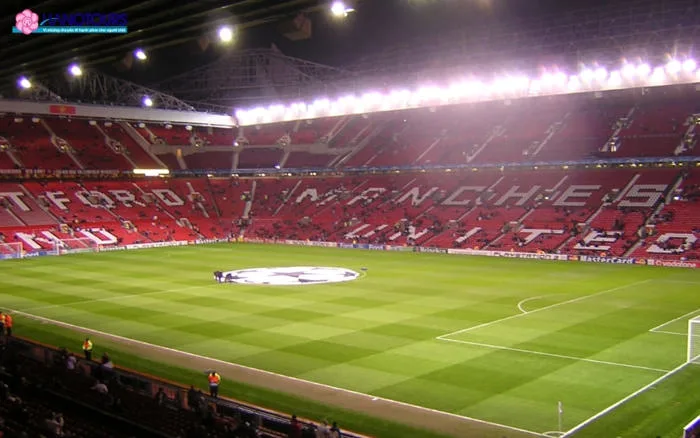 Khám phá sân Old Trafford địa điểm du lịch hấp dẫn tại Manchester Khám phá sân Old Trafford địa điểm du lịch hấp dẫn tại Manchester