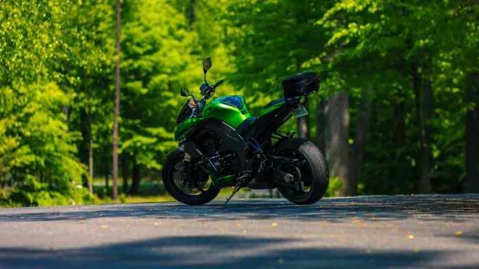 Kawasaki Z1000 trong những khung hình đẹp | 2banh.vn