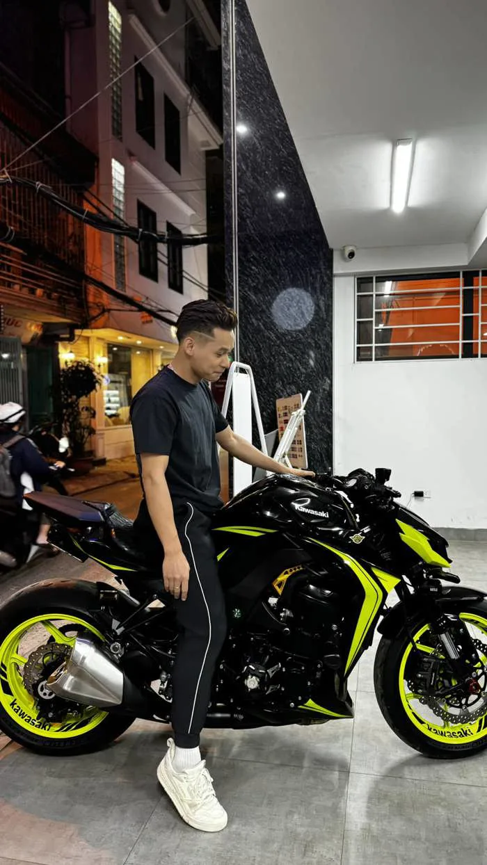 Độ Mixi sắm Kawasaki Z1000 giá hơn 400 triệu