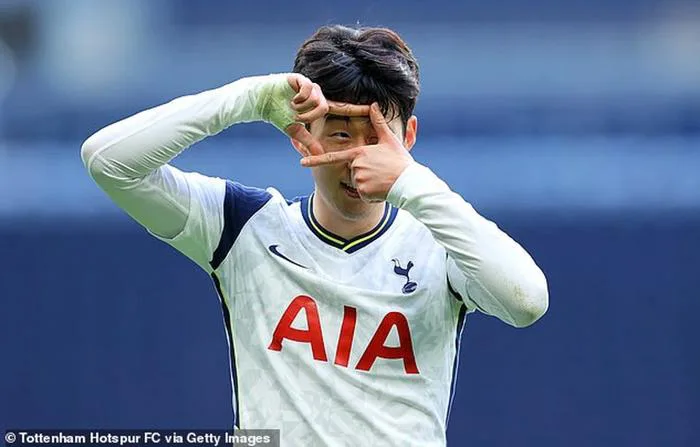 Son Heung Min lọt top 5 cầu thủ hay nhất lượt đi Premier League | Báo Dân  trí