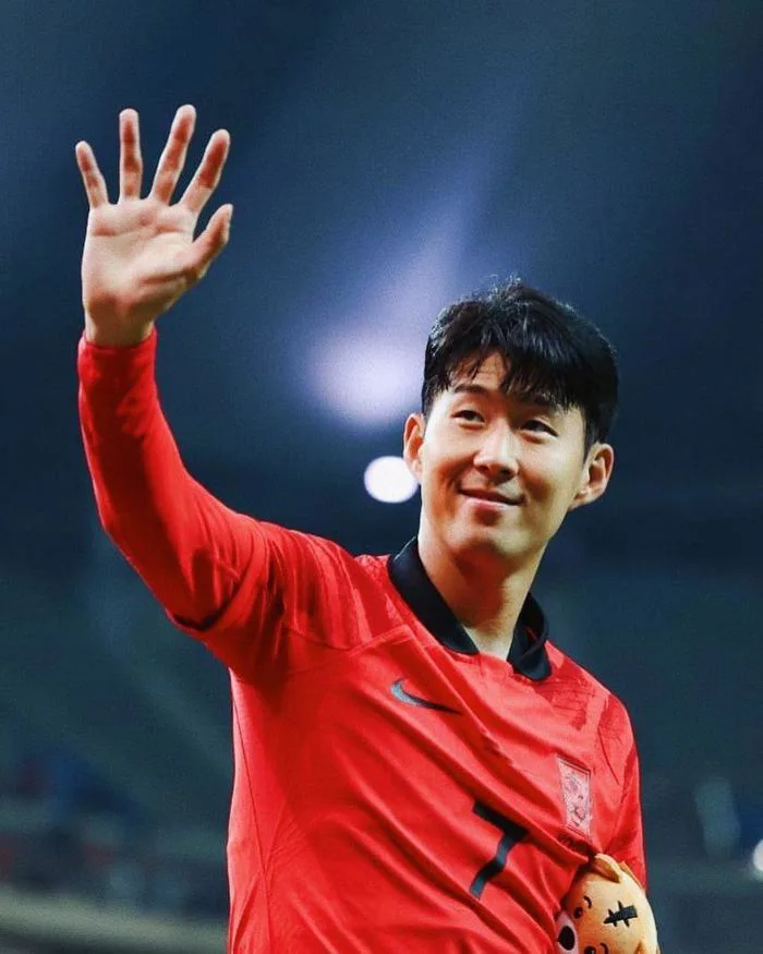 Hồ sơ Son Heung Min - Cầu thủ số 1 Hàn Quốc với 9,6 triệu người theo dõi  trên Instagram - BlogAnChoi