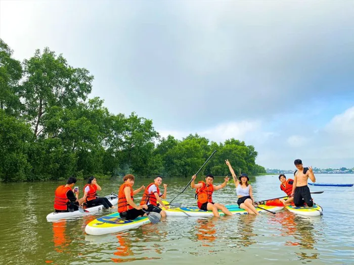 Tìm hiểu về chèo SUP trước khi bước vào giải đua chính thức ở Cần Thơ