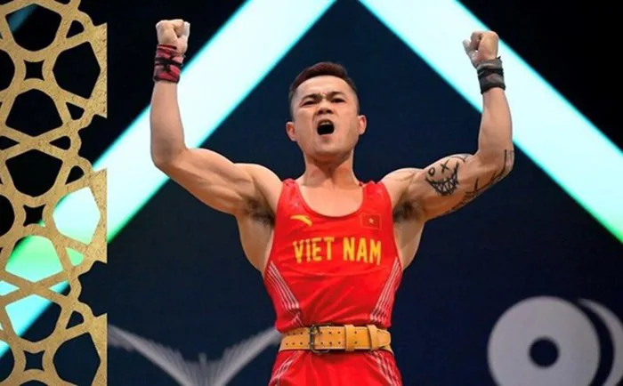 Cử tạ nỗ lực vượt khó tại Olympic 2024