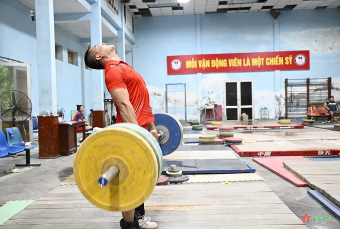 Cử tạ Việt Nam nỗ lực vì mục tiêu kép
