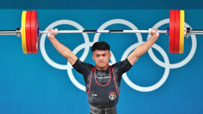 VĐV của Indonesia giành HCV cử tạ và phá kỷ lục Olympic