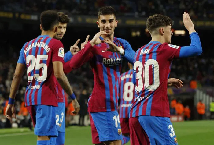 Kết quả bóng đá La Liga 14/3: Barca thắng đậm Osasuna để đua vô địch với  Real Madrid | VOV.VN