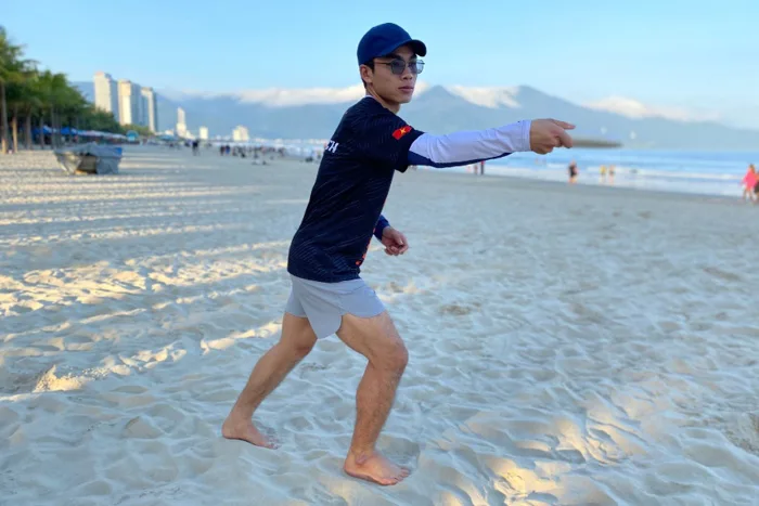 Hướng Dẫn Các Cách Ném Và Chụp đĩa Frisbee Cơ Bản