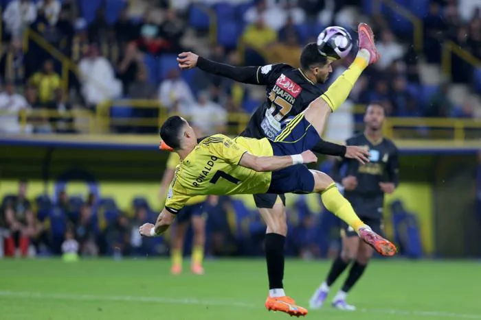 Ronaldo tung người móc bóng ghi bàn ở Saudi Pro League - Báo VnExpress Thể  thao