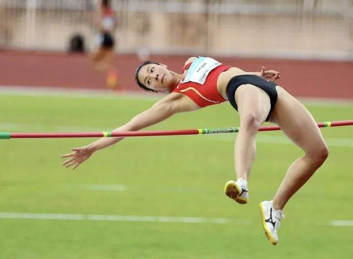 Ngắm nhan sắc tuyệt phẩm của nữ hoàng nhảy cao' SEA Games 33 Bùi Thị Kim Anh
