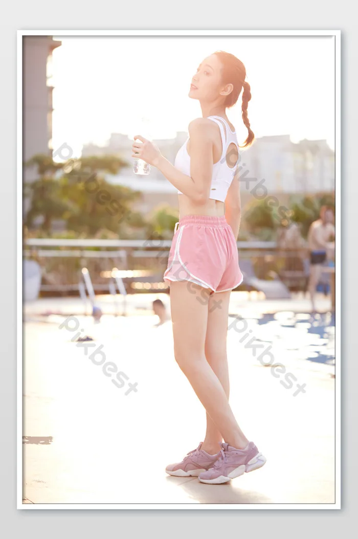 Tải miễn phí Hình ảnh Quảng Cáo Của Phụ Nữ Xinh đẹp Trong Phòng Tập Thể Dục Thể  Thao Chữa Bệnh ánh Nắng Nhiếp Ảnh | JPG chuyên nghiệp - Pikbest