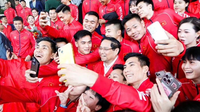 Đoàn Thể thao Việt Nam quảng bá văn hóa qua trang phục thi đấu tại SEA Games  33 - Báo Hưng Yên điện tử