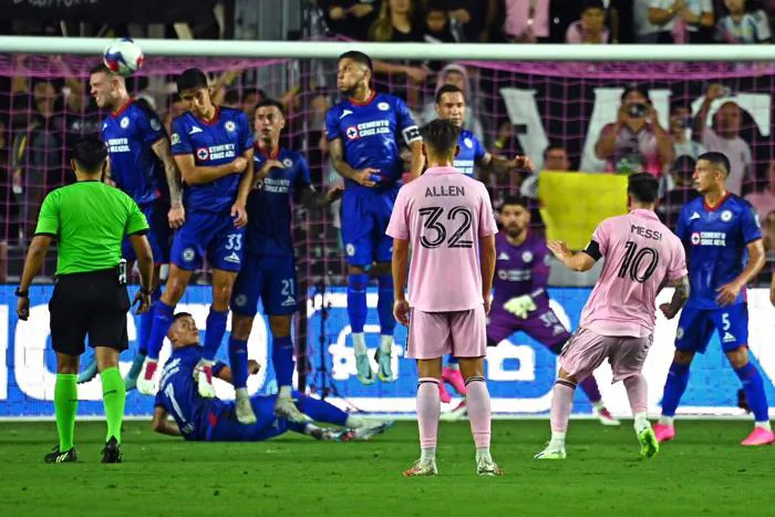 Messi ghi siêu phẩm sút phạt giúp Inter Miami giành chiến thắng