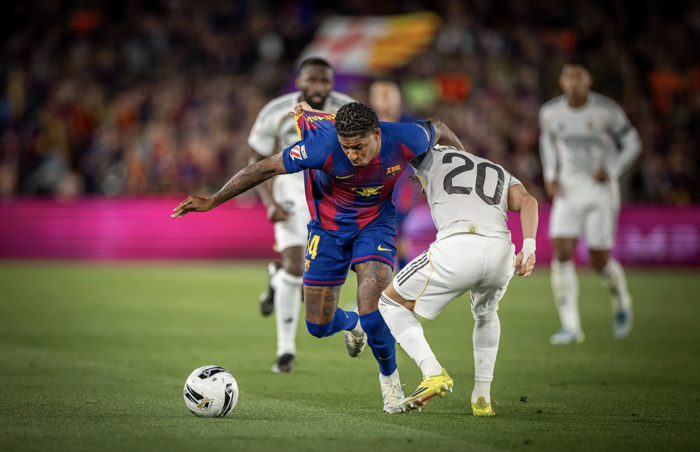 Barcelona quật ngã Real Madrid, đăng quang đêm La Liga đầy cảm xúc - Báo  Người Lao Động