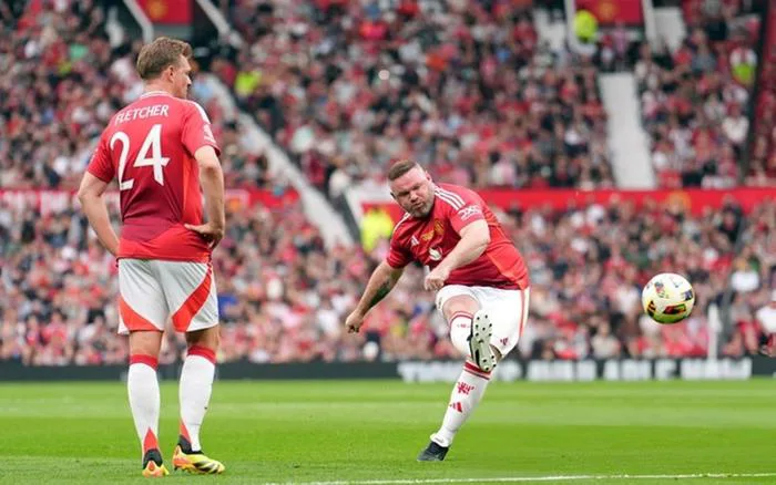 Wayne Rooney mang 