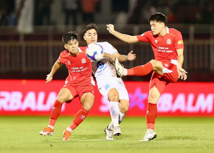 Hình ảnh trái chiều của 2 ứng cử viên vô địch V .League 2025-2026 - Báo  Đồng Nai điện tử
