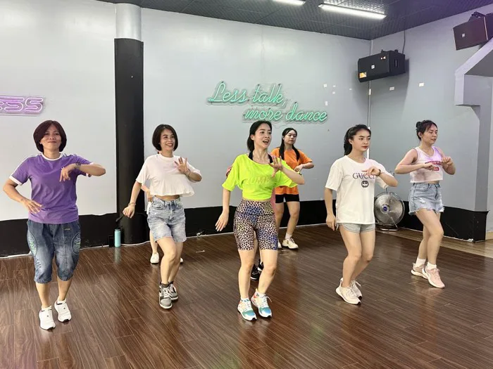 Zumba - Bộ môn thể dục thẩm mỹ hấp dẫn - Báo và Phát thanh, Truyền hình  Lạng Sơn - Báo và Phát thanh, Truyền hình Lạng Sơn