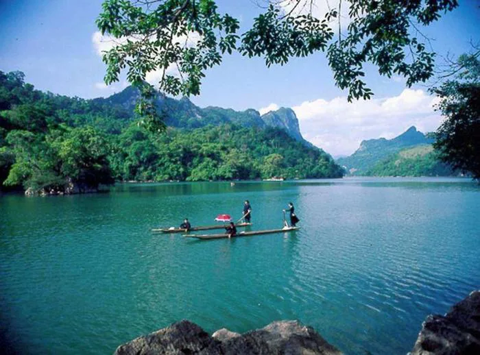 Top 5 hồ tự nhiên thơ mộng nhất Việt Nam